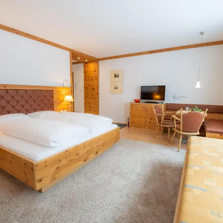 Foersterhaus & Haus Andrea B&B 메이른호픈