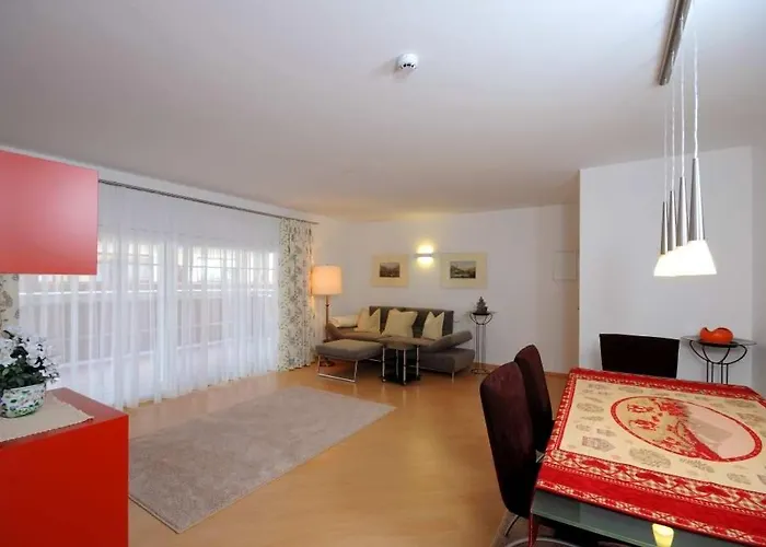 Foersterhaus & Haus Andrea 迈尔霍芬